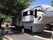 RV 42 ft 5th wheel/front living rm/5 slide outs/2 fireplaces/generator